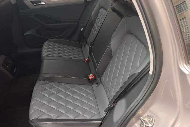 Used Volkswagen Sagitar 2023 300TSI DSG Excellence Edition Left Rear Seat