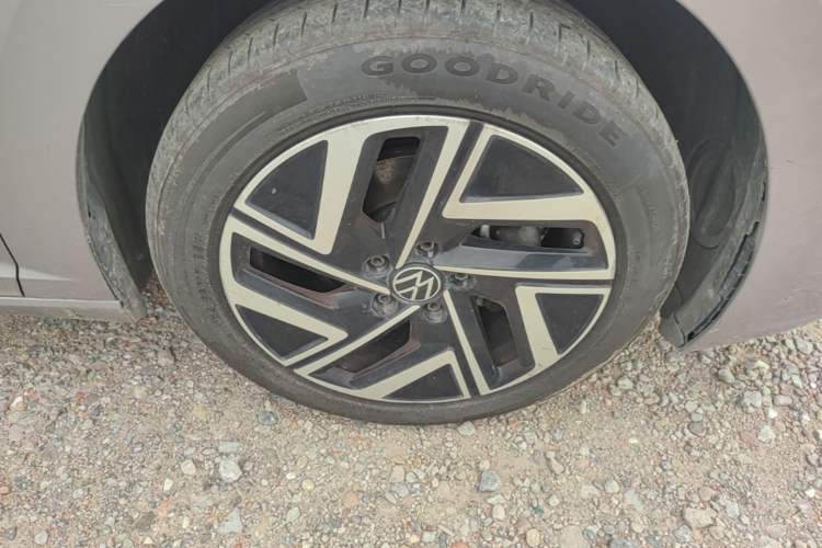 Used Volkswagen Sagitar 2023 200TSI DSG Excellence Edition Right Front Wheel Hub