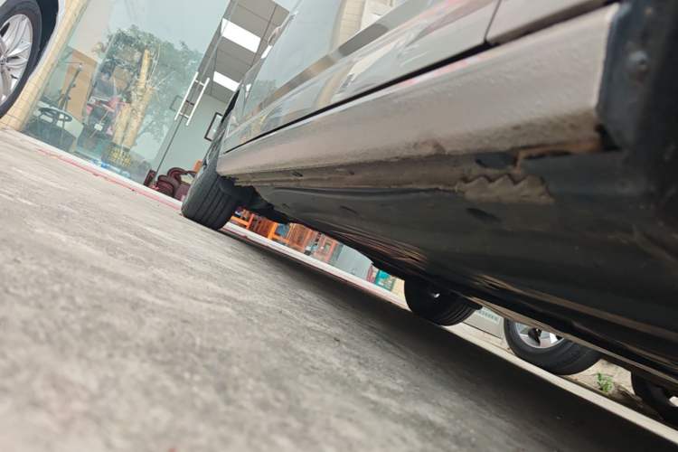 Used Volkswagen Sagitar 2023 300TSI DSG Excellence Edition Right Side Sill