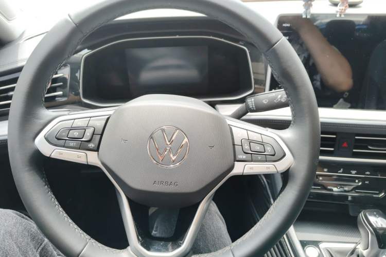 Used Volkswagen Sagitar 2023 200TSI DSG Excellence Edition Steering Wheel