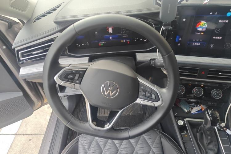 Used Volkswagen Sagitar 2023 300TSI DSG Excellence Edition Steering Wheel