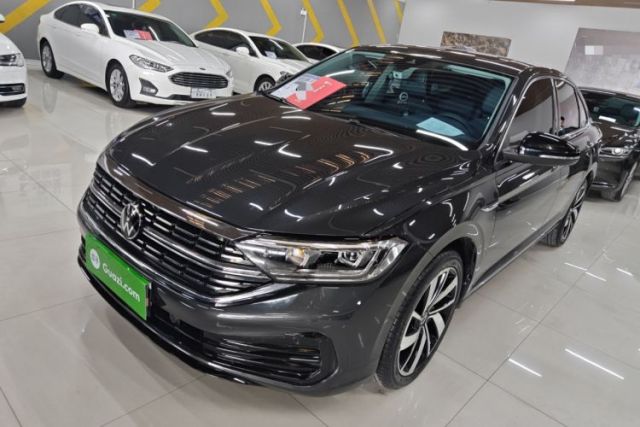 Ojetý Volkswagen Sagitar 2023 300TSI DSG Excellence Edition