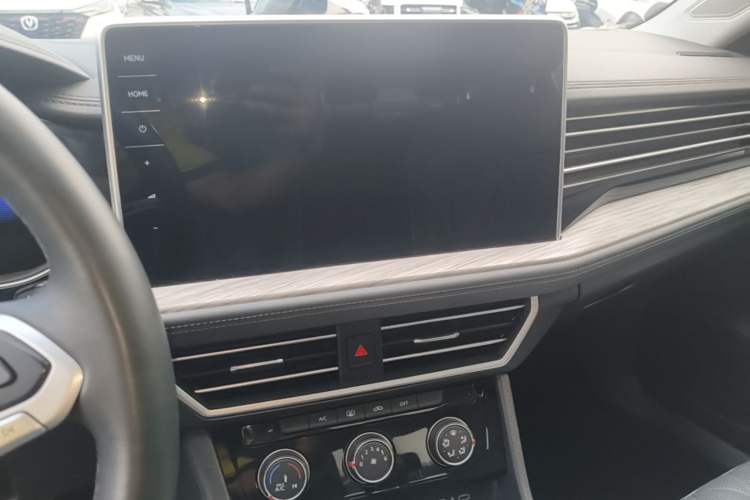 Used Volkswagen Sagitar 2023 300TSI DSG Excellence Edition Audio And AC Panel