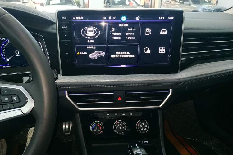Used Volkswagen Sagitar 2023 300TSI DSG Excellence Edition Audio And AC Panel