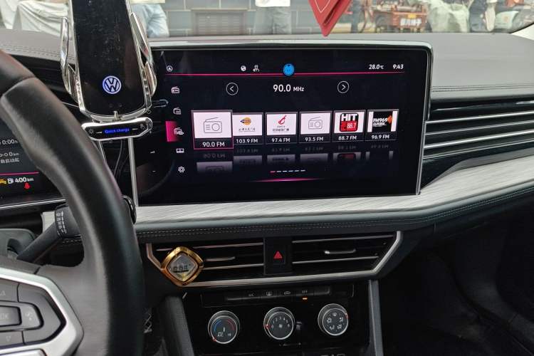 Used Volkswagen Sagitar 2023 300TSI DSG Excellence Edition Audio And AC Panel