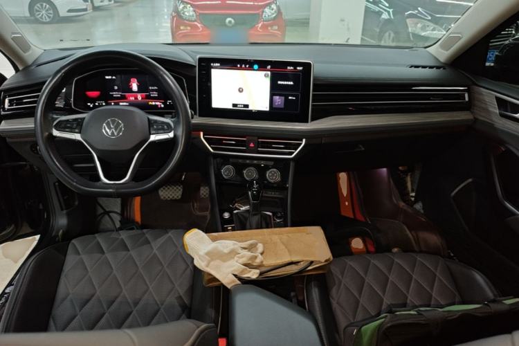 Used Volkswagen Sagitar 2023 300TSI DSG Excellence Edition Center Console