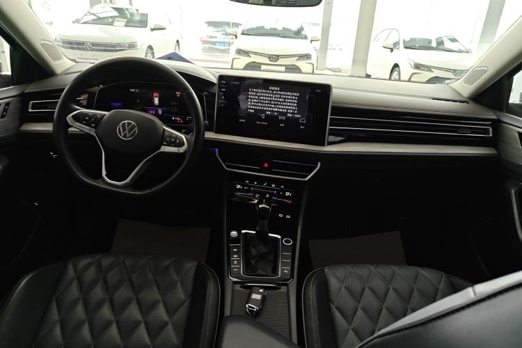 Used Volkswagen Sagitar 2023 200TSI DSG Excellence Edition Center Console