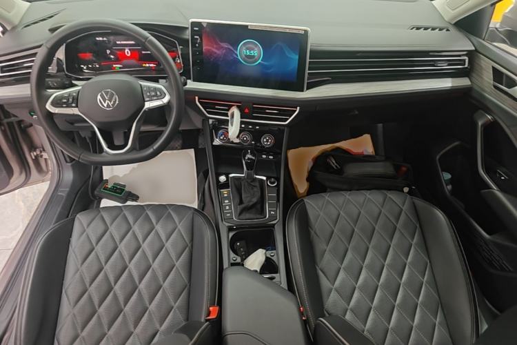 Used Volkswagen Sagitar 2023 300TSI DSG Excellence Edition Center Console