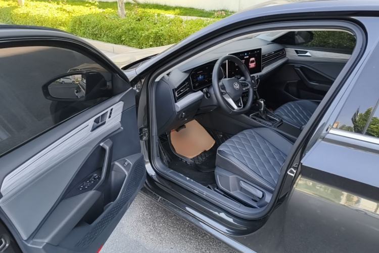 Used Volkswagen Sagitar 2023 300TSI DSG Excellence Edition Driver Seat
