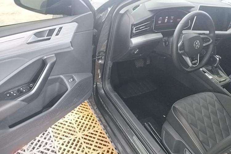 Used Volkswagen Sagitar 2023 300TSI DSG Excellence Edition Driver Seat