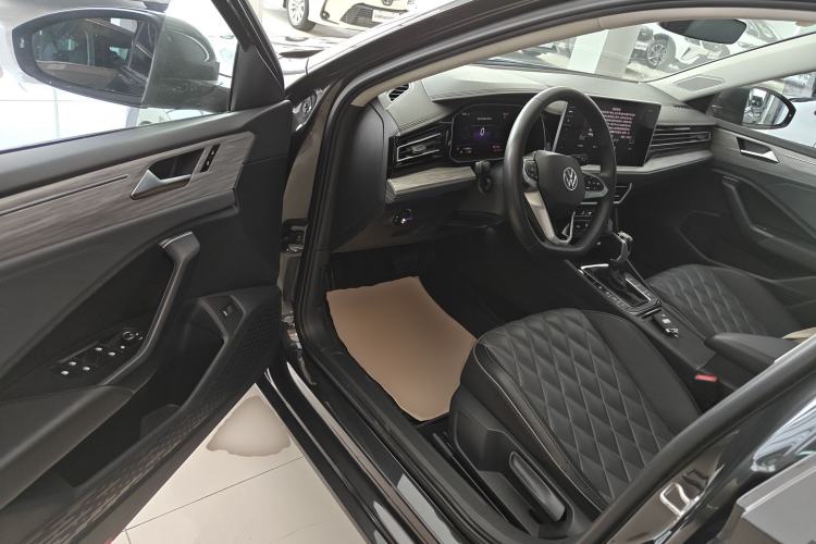 Used Volkswagen Sagitar 2023 200TSI DSG Excellence Edition Driver Seat