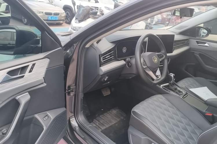 Used Volkswagen Sagitar 2023 300TSI DSG Excellence Edition Driver Seat