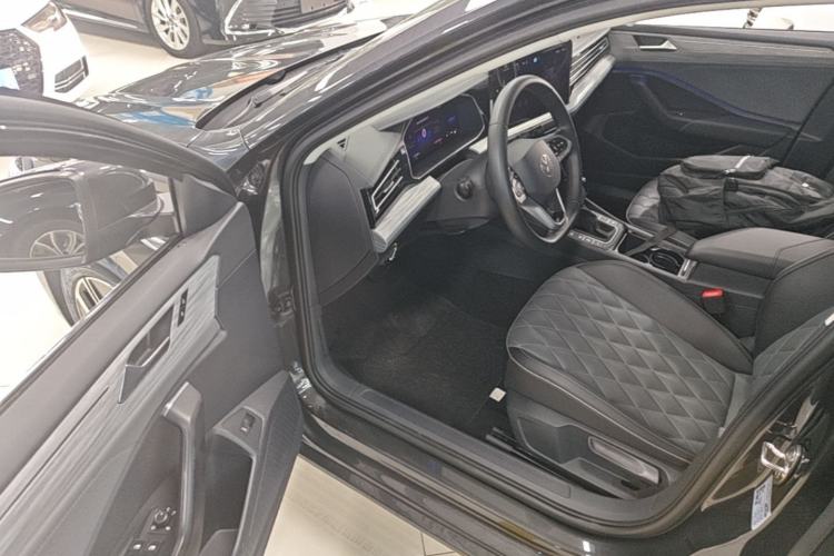 Used Volkswagen Sagitar 2023 300TSI DSG Excellence Edition Driver Seat