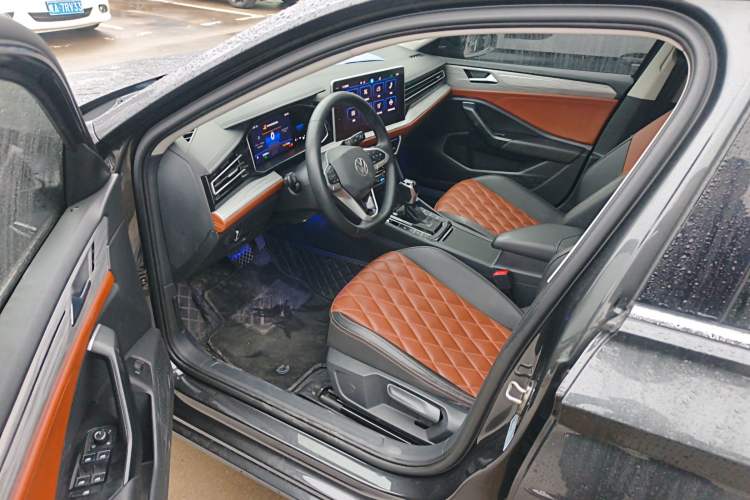 Used Volkswagen Sagitar 2023 280TSI DSG Excellence Plus Edition Driver Seat