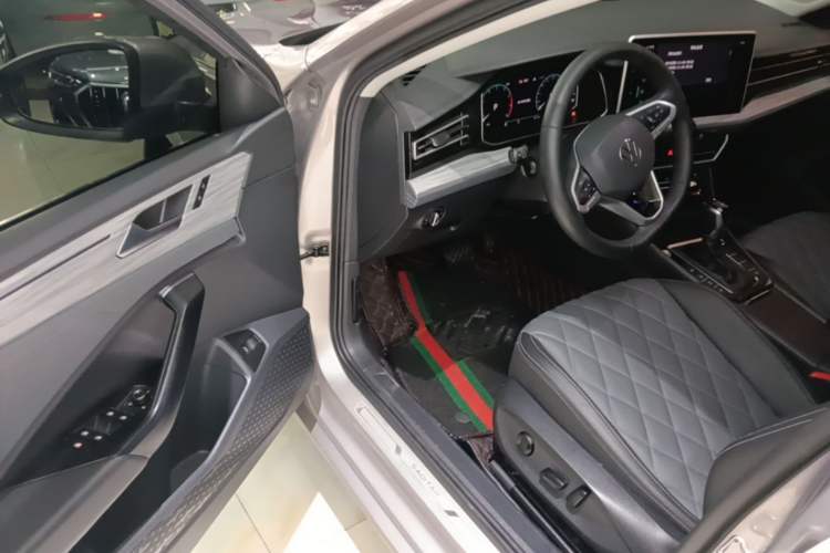 Used Volkswagen Sagitar 2023 300TSI DSG Excellence Edition Driver Seat