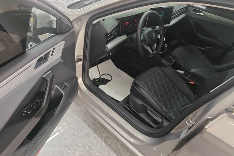 Used Volkswagen Sagitar 2023 300TSI DSG Excellence Edition Driver Seat