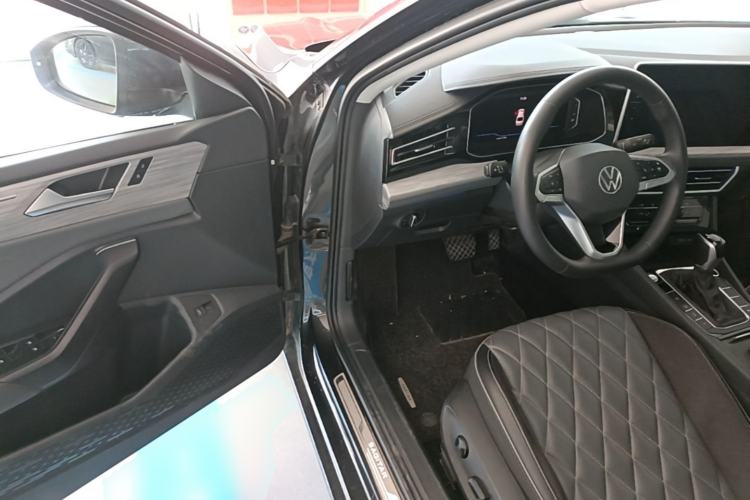Used Volkswagen Sagitar 2023 300TSI DSG Excellence Edition Driver Seat