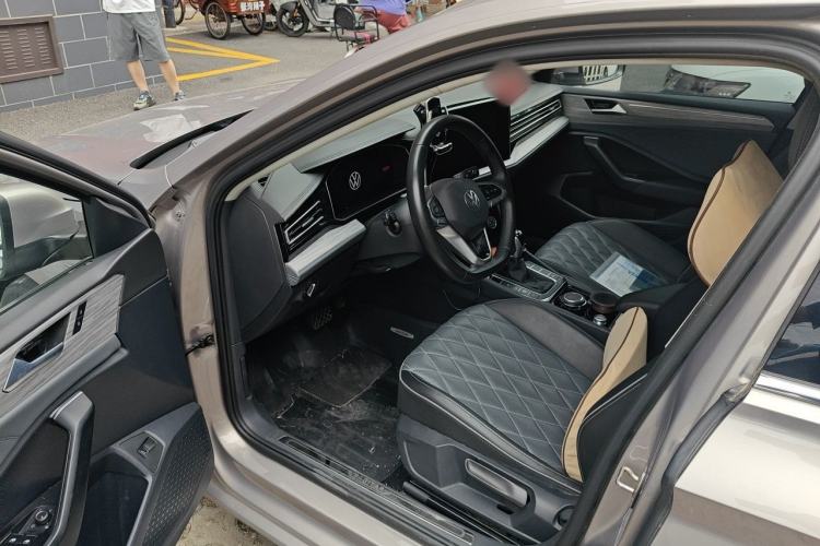 Used Volkswagen Sagitar 2023 300TSI DSG Excellence Edition Driver Seat