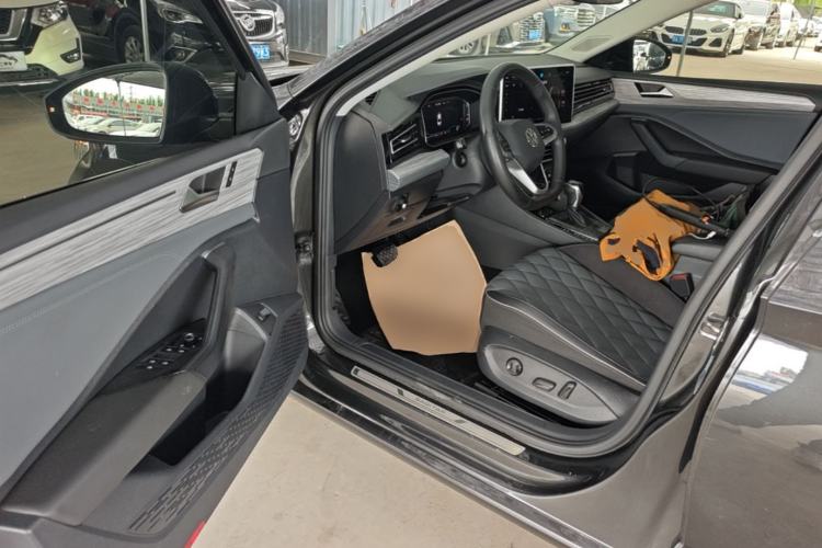Used Volkswagen Sagitar 2023 300TSI DSG Excellence Edition Driver Seat