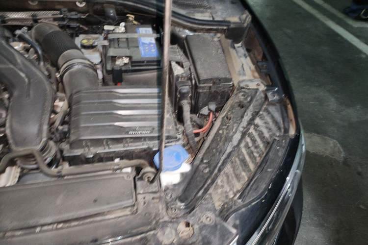 Used Volkswagen Sagitar 2023 300TSI DSG Excellence Edition Engine Bay Left