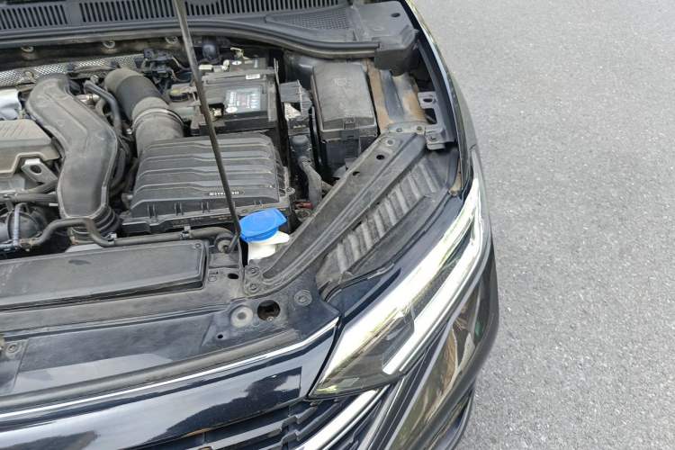 Used Volkswagen Sagitar 2023 300TSI DSG Excellence Edition Engine Bay Left