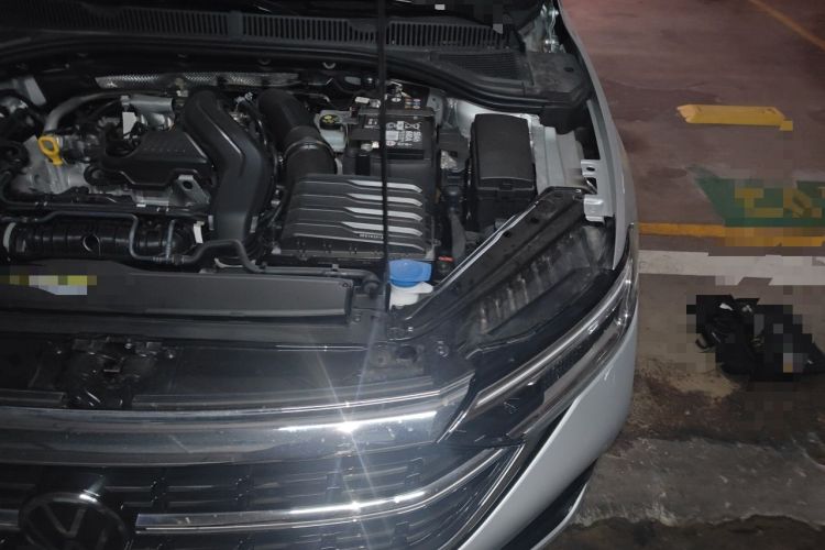Used Volkswagen Sagitar 2023 300TSI DSG Excellence Edition Engine Bay Left