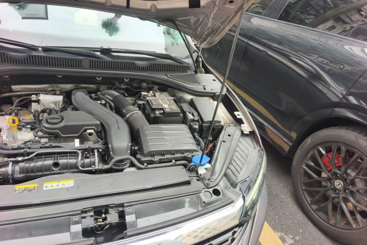 Used Volkswagen Sagitar 2023 300TSI DSG Excellence Edition Engine Bay Left