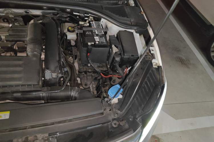 Used Volkswagen Sagitar 2023 280TSI DSG Excellence Edition Engine Bay Left