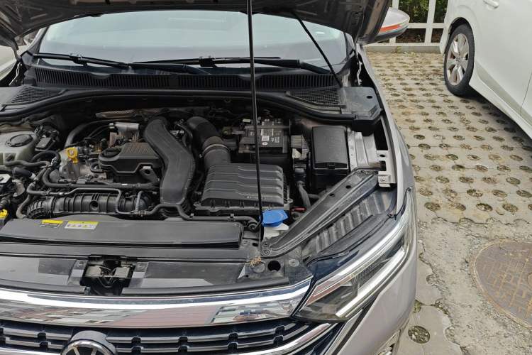 Used Volkswagen Sagitar 2023 300TSI DSG Excellence Edition Engine Bay Left