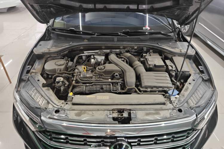 Used Volkswagen Sagitar 2023 300TSI DSG Excellence Edition Engine Bay