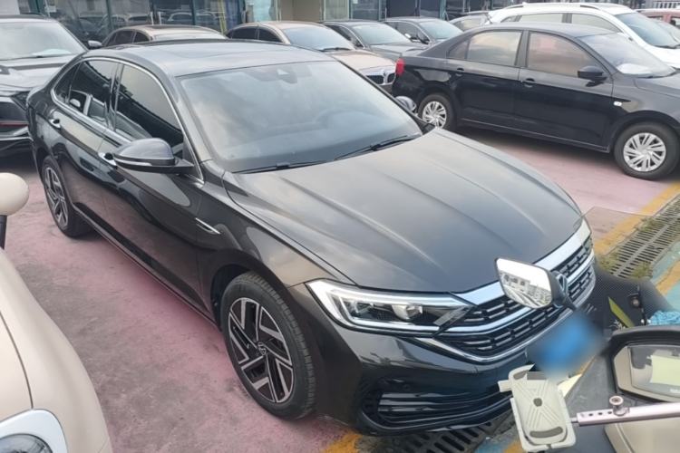Used Volkswagen Sagitar 2023 300TSI DSG Excellence Edition Front Right 45 Deg