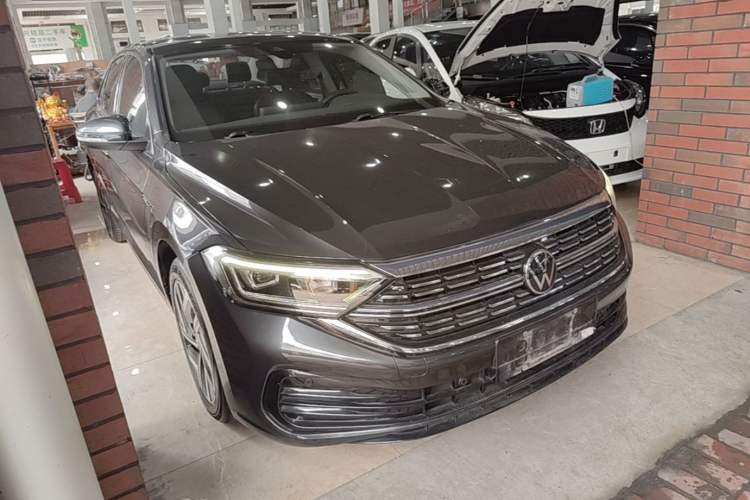 Used Volkswagen Sagitar 2023 200TSI DSG Excellence Edition Front Right 45 Deg