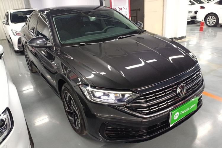 Used Volkswagen Sagitar 2023 300TSI DSG Excellence Edition Front Right 45 Deg