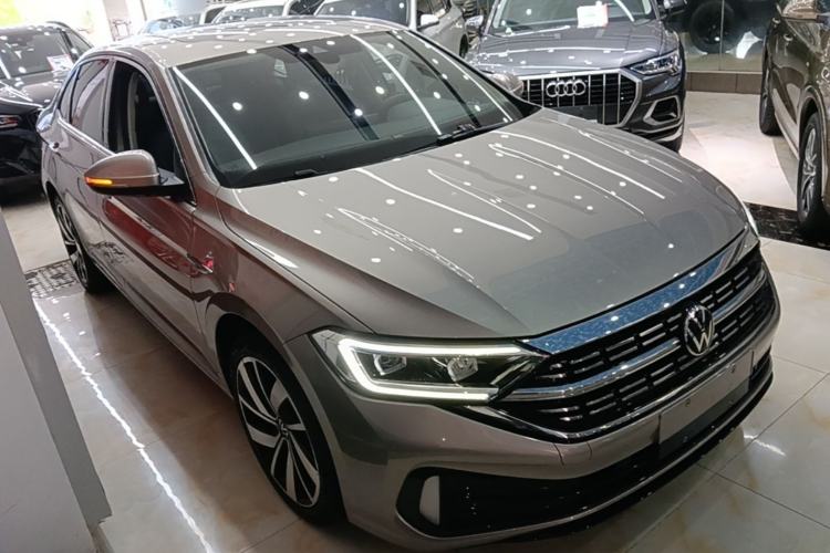 Used Volkswagen Sagitar 2023 300TSI DSG Excellence Edition Front Right 45 Deg