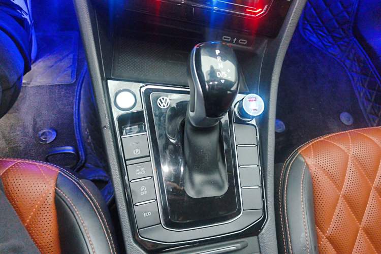 Used Volkswagen Sagitar 2023 280TSI DSG Excellence Plus Edition Gear Lever