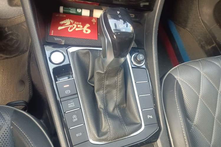 Used Volkswagen Sagitar 2023 280TSI DSG Beyond Lite Edition Gear Lever