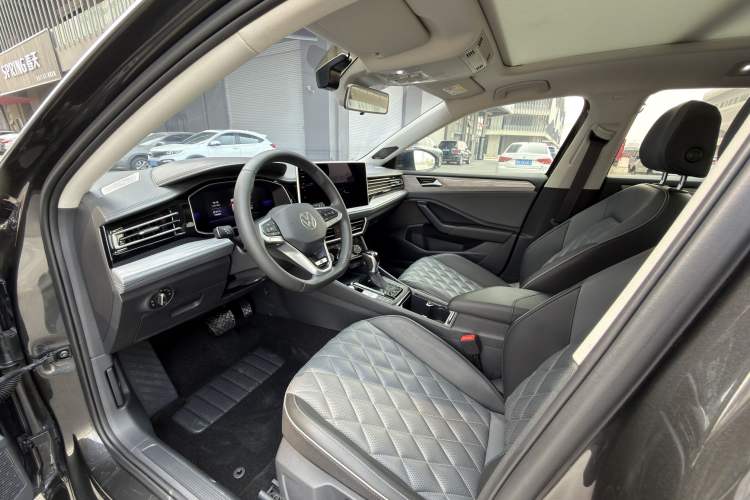 Used Volkswagen Sagitar 2023 300TSI DSG Excellence Edition Interior 2