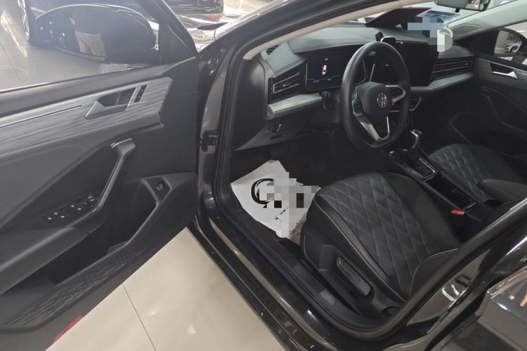 Used Volkswagen Sagitar 2023 300TSI DSG Excellence Edition Interior 4