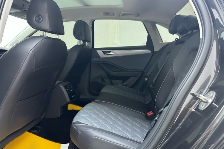 Used Volkswagen Sagitar 2023 300TSI DSG Excellence Edition Interior 4