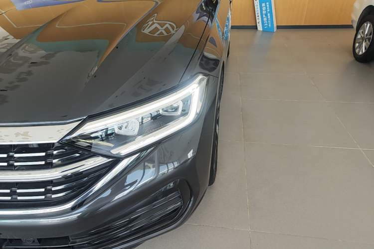 Used Volkswagen Sagitar 2023 300TSI DSG Excellence Edition Left Front Headlight