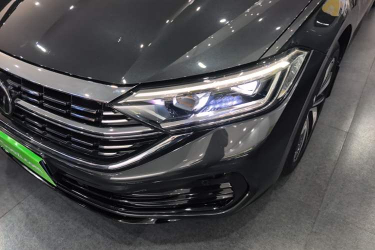 Used Volkswagen Sagitar 2023 300TSI DSG Excellence Edition Left Front Headlight