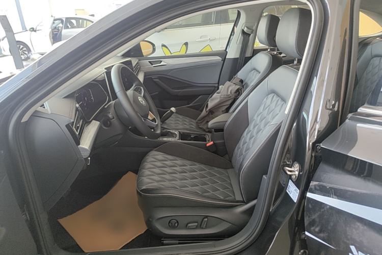 Used Volkswagen Sagitar 2023 300TSI DSG Excellence Edition Left Front Seat