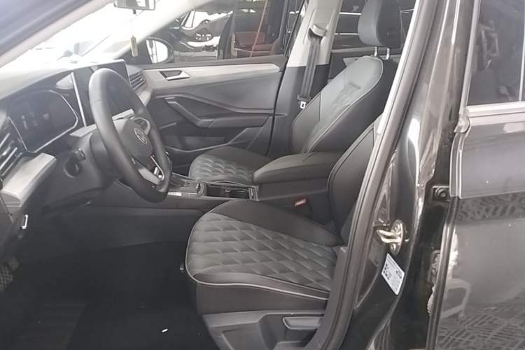 Used Volkswagen Sagitar 2023 300TSI DSG Excellence Edition Left Front Seat