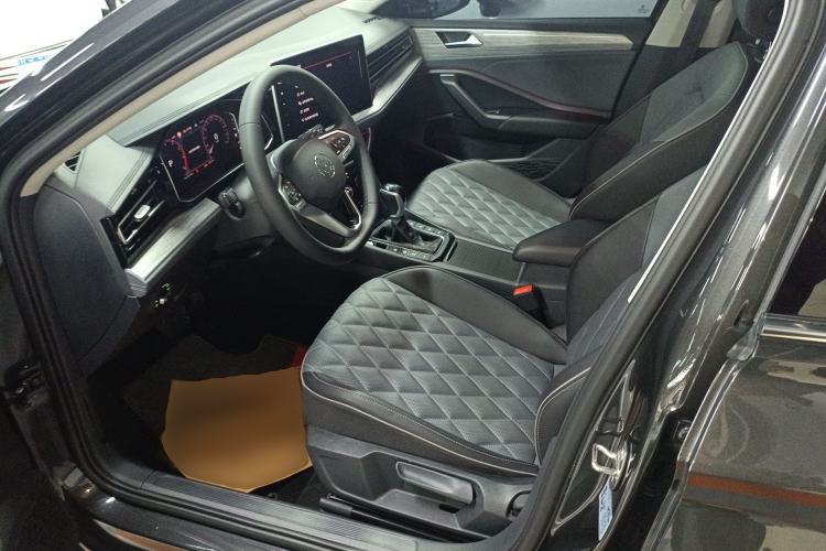 Used Volkswagen Sagitar 2023 300TSI DSG Excellence Edition Left Front Seat