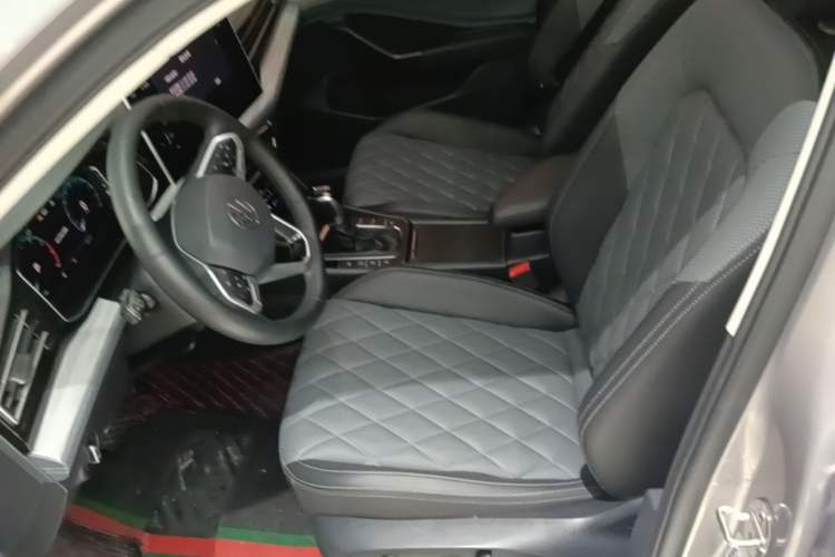 Used Volkswagen Sagitar 2023 300TSI DSG Excellence Edition Left Front Seat
