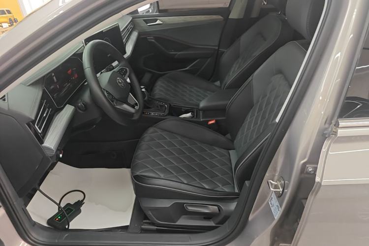 Used Volkswagen Sagitar 2023 300TSI DSG Excellence Edition Left Front Seat
