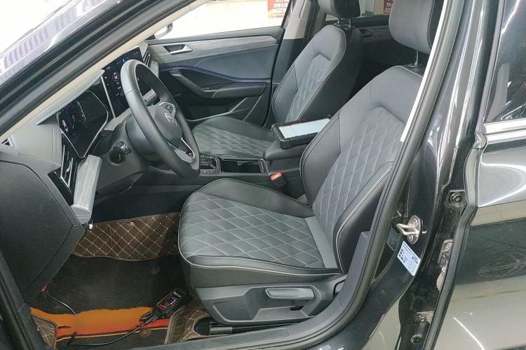 Used Volkswagen Sagitar 2023 300TSI DSG Excellence Edition Left Front Seat