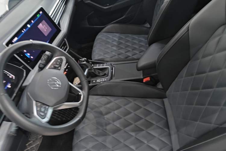 Used Volkswagen Sagitar 2023 280TSI DSG Excellence Plus Edition Left Front Seat