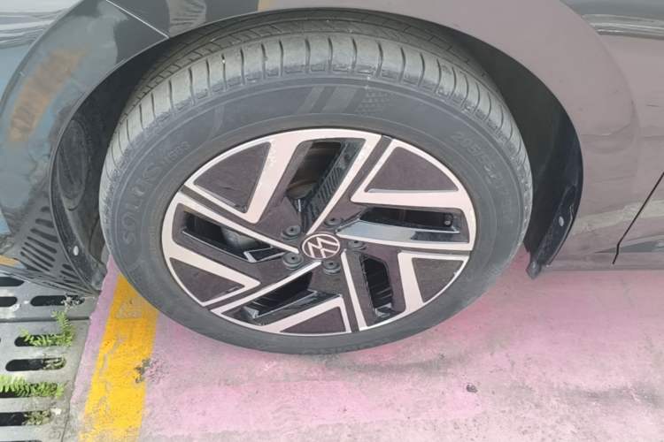 Used Volkswagen Sagitar 2023 300TSI DSG Excellence Edition Left Front Wheel Hub