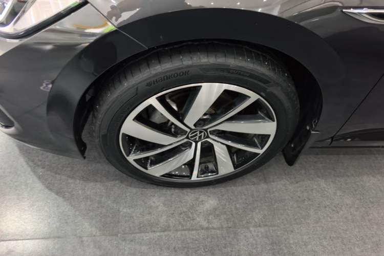 Used Volkswagen Sagitar 2023 300TSI DSG Excellence Edition Left Front Wheel Hub